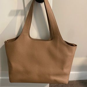 Cuyana -  System Tote in Italian Pebbled Leather (color Cappuccino)